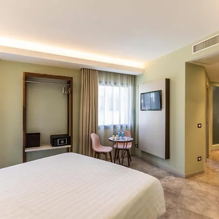 Solmaris Center - & - Private Parking 5* Тропея