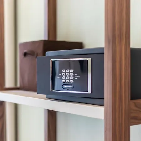 Отель Solmaris Center - & - Private Parking 5*