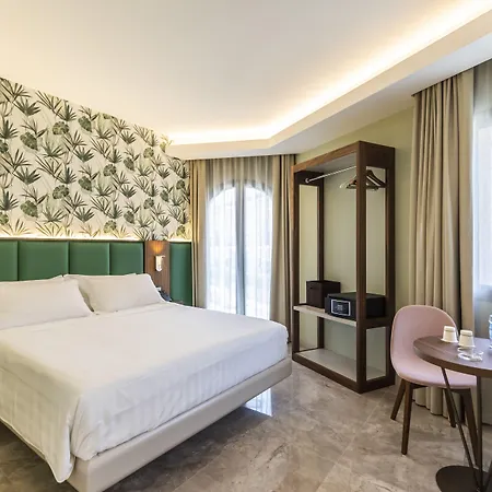 Hotel Solmaris Center - & - Private Parking Tropea