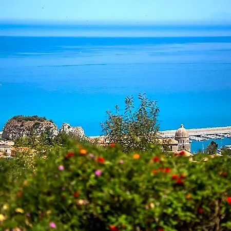 Solmaris Center - & - Private Parking Tropea