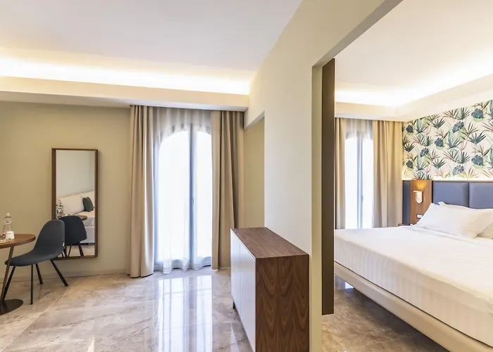 Hotel Solmaris Center - & - Private Parking Tropea